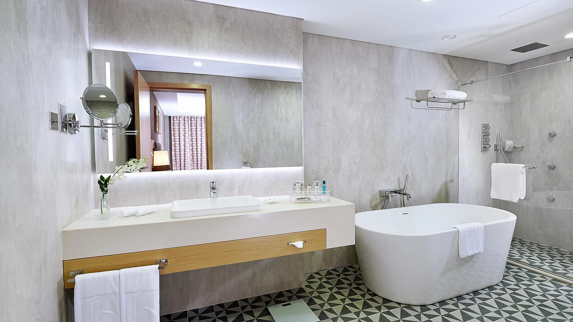 Grand Cosmopolitan Hotel Dubai